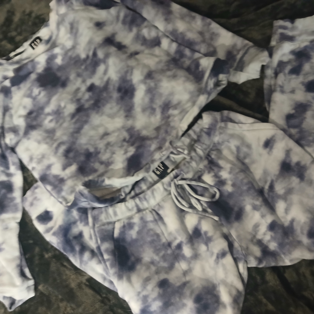GAP Blue and White Tie-Dye Sweatshirt & Hoodie Set